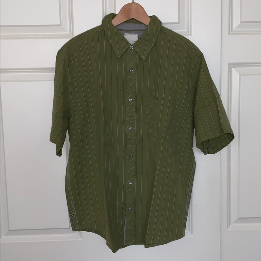 Men’s L Horny Toad button Down Shirt